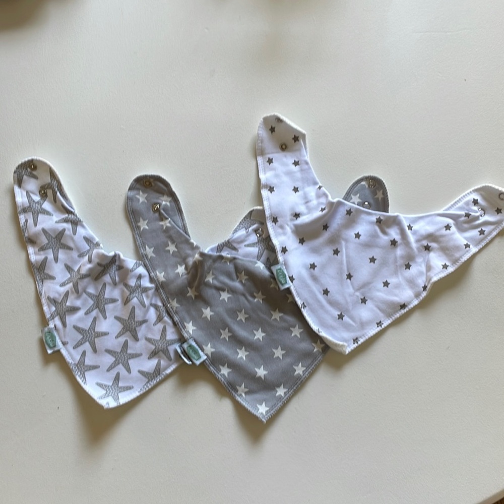 Set of 3 Ziggle Bibs, never used